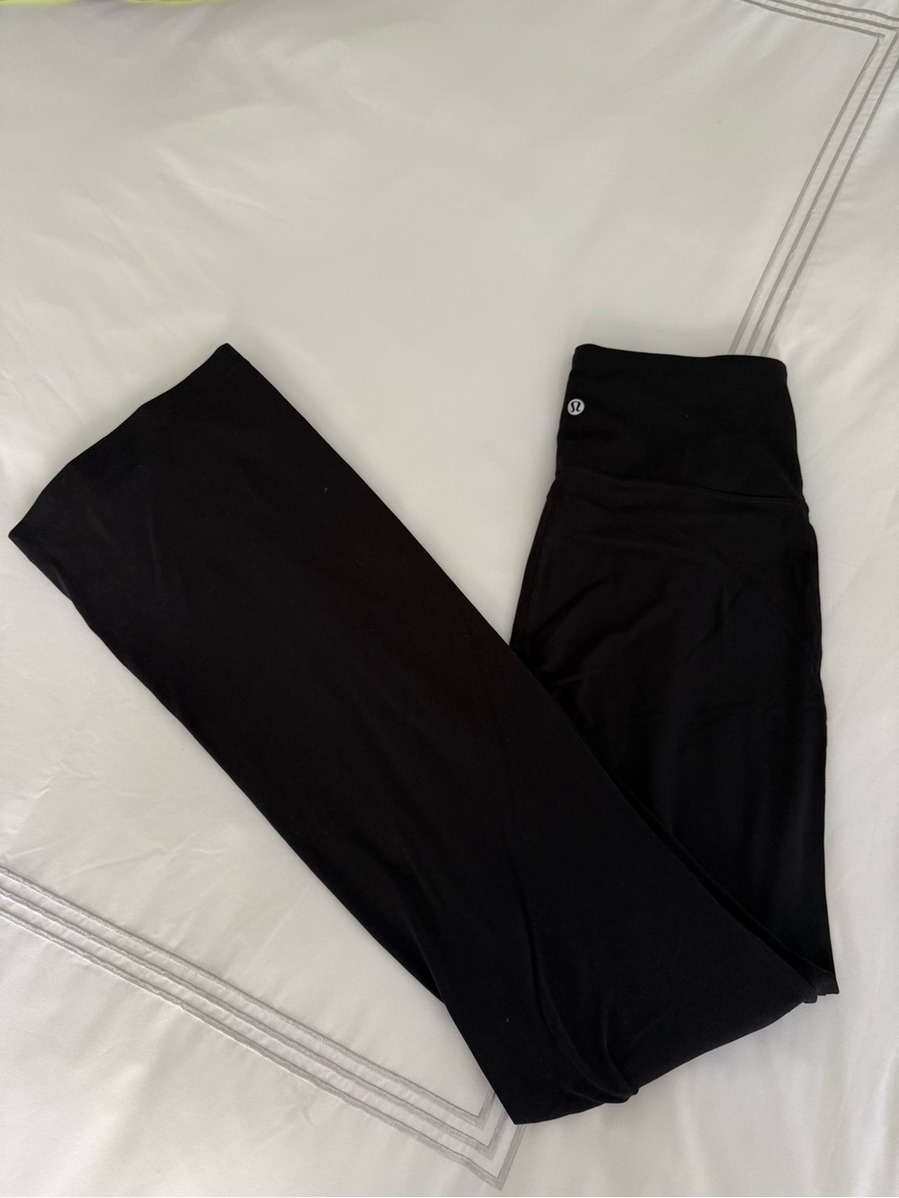lululemon Groove Nulu Super High-Rise Flared Pants Black Size 8 Yoga - Picture 2 of 2